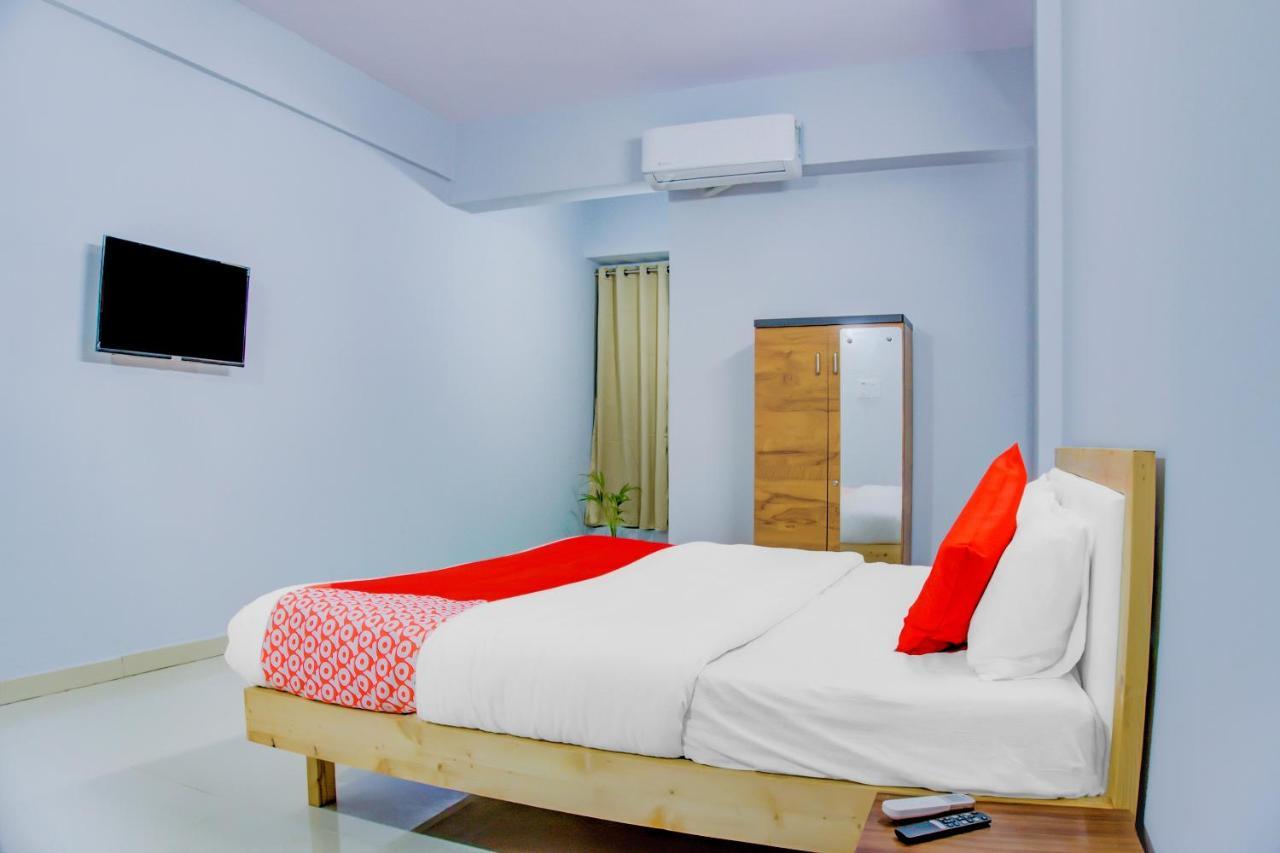 Oyo 75173 Hotel Regency スーラト エクステリア 写真